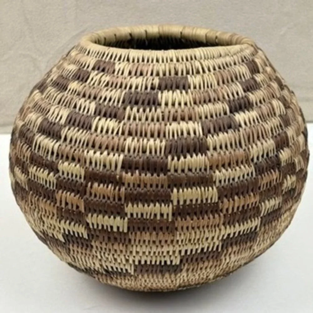 Papago‎ Coil Woven Polychrome Basket Native American Split Stitch 8in Stepped